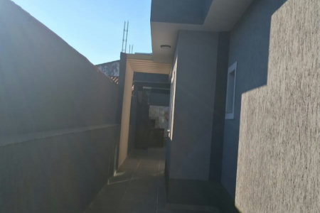 Casa à venda com piscina em Itanhaém