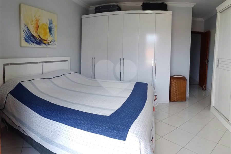 Sobrado à venda com 3 quartos, sendo 1 suíte, em Jardim Regina, São Paulo, SP