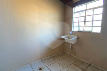 Casa à venda com 3 quartos, sendo 2 suítes, no Centro, Três Lagoas, MS