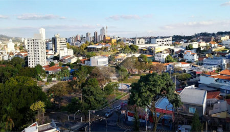 Cobertura à venda com 4 quartos, sendo 2 suítes,  em Vila Embaré, Valinhos, SP
