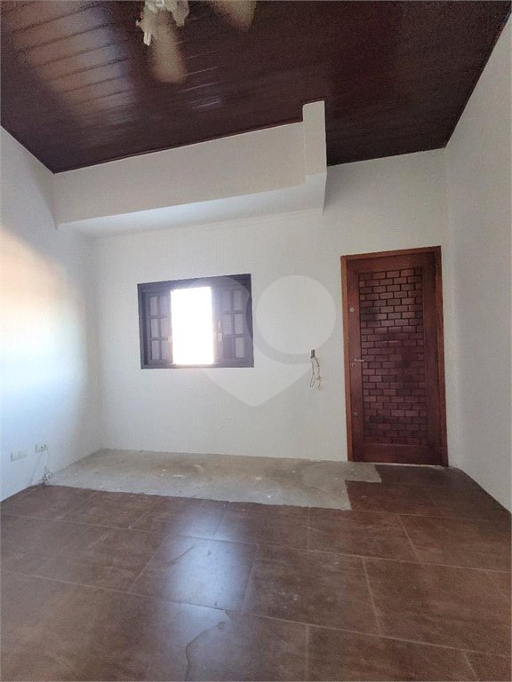 Sobrado à venda com 3 quartos, sendo 1 suíte,  em Jardim Ana Rosa, Suzano, SP