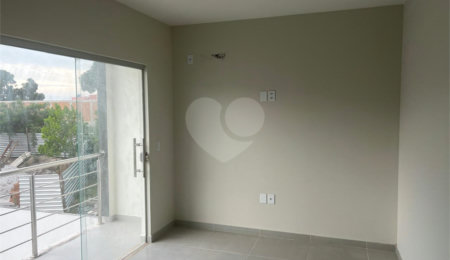 Casa à venda com 3 quartos, sendo 2 suítes, em Taperapuan, Porto Seguro, BA