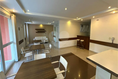 Apartamento à venda com 3 quartos, sendo 1 suíte, em Vila Gomes Cardim, São Paulo, SP