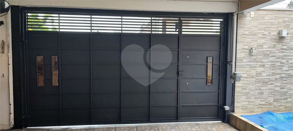 Sobrado à venda com 3 quartos em Vila Maria de Maggi, Suzano, SP