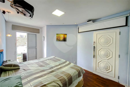 Sobrado à venda com 3 quartos, sendo 2 suítes, em Aclimação, São Paulo, SP
