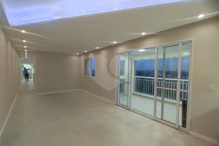 Apartamento à venda com 3 quartos, sendo 2 suítes,  em Jardim Arpoador, São Paulo, SP