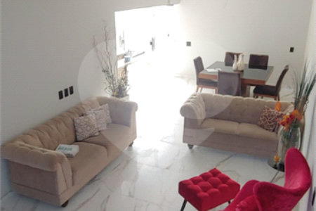 Casa à venda com 4 quartos, sendo 2 suítes, no condomínio Horto Florestal Iii, Sorocaba - SP