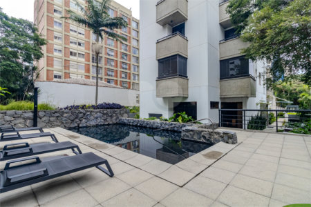 Apartamento à venda com 3 quartos, sendo 2 suítes, em Campo Belo, São Paulo, SP