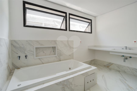 Casa à venda com 4 suítes no condomínio Hípica Max Garden, São Paulo - SP