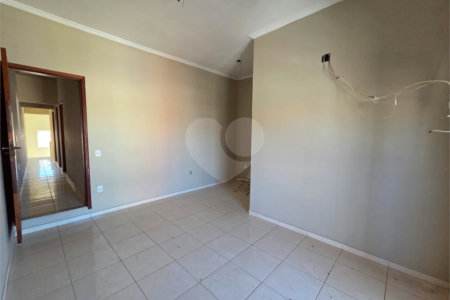 Casa à venda com 3 quartos, sendo 1 suíte, em Vila José Salem, Itapetininga, SP