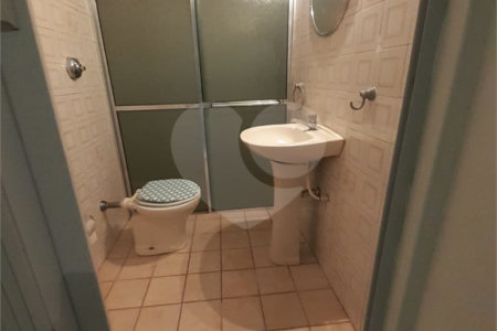 Sobrado à venda com 4 quartos em Vila Correa, Ferraz de Vasconcelos, SP