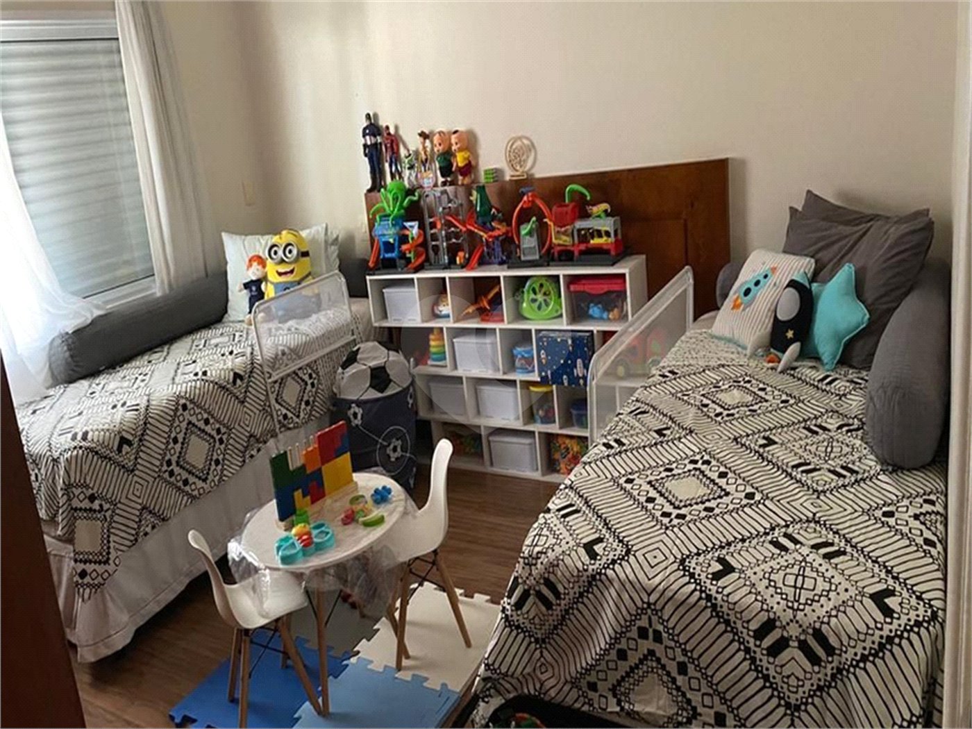 Casa à venda com 5 quartos, sendo 4 suítes,  no condomínio Terras de Santa Clara, Jacareí - SP