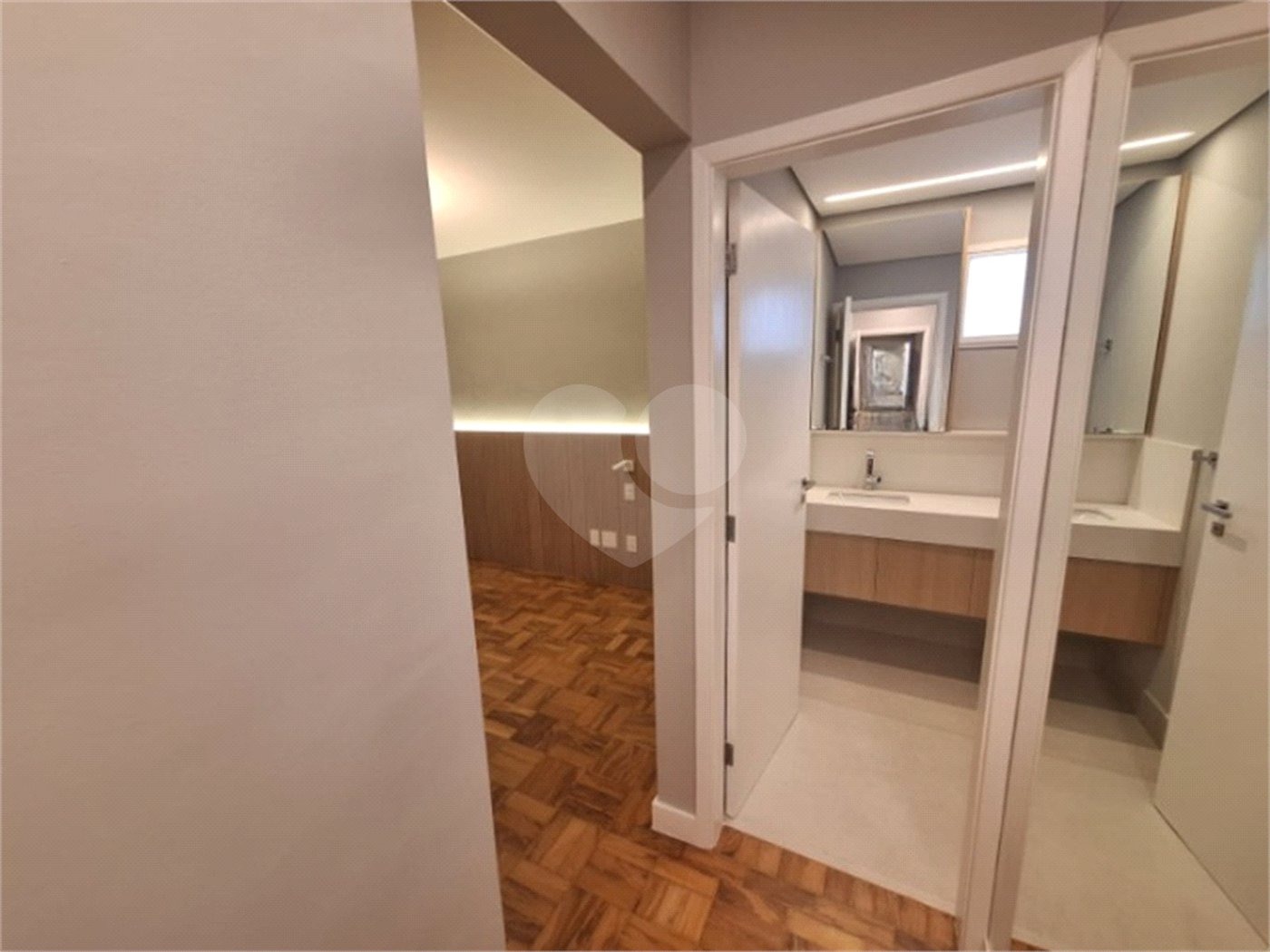 Apartamento à venda com 3 quartos, sendo 1 suíte, em Itaim Bibi, São Paulo, SP