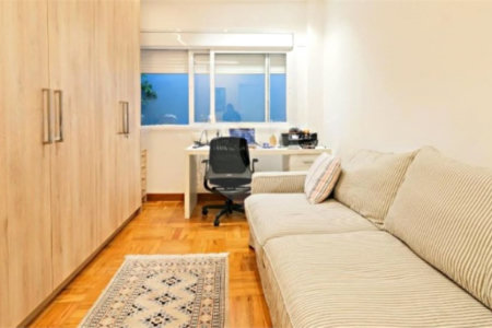 Casa à venda com 4 quartos, sendo 1 suíte, em Jardim Europa, São Paulo, SP