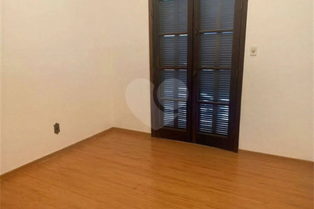 Sobrado à venda com 4 quartos, sendo 2 suítes, em Jardim do Mar, São Bernardo do Campo, SP