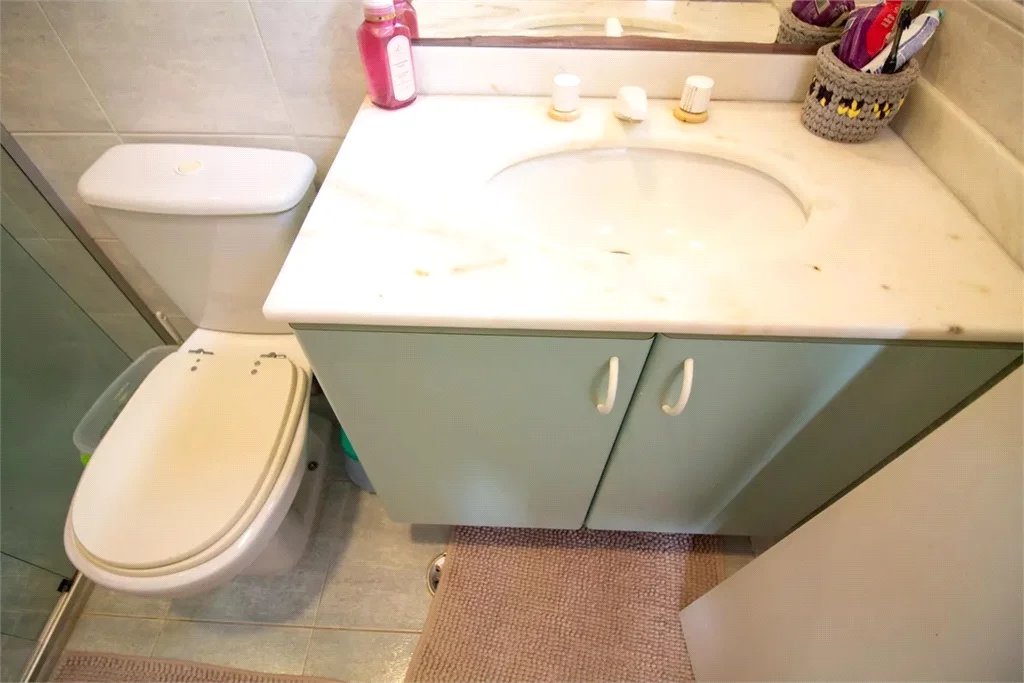Casa à venda com 4 quartos, sendo 3 suítes, no condomínio Residencial Sans Souci, São Paulo - SP