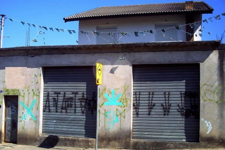 Sobrado à venda com 3 quartos, sendo 1 suíte, em Vila Irmãos Arnoni, São Paulo, SP