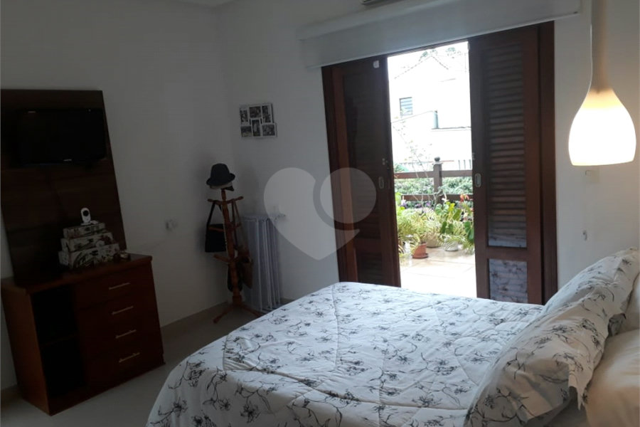 Sobrado à venda com 6 quartos, sendo 5 suítes, em Tremembé, São Paulo, SP