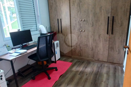 Casa à venda com 3 quartos, sendo 2 suítes, no condomínio Altos de São Roque, São Roque - SP