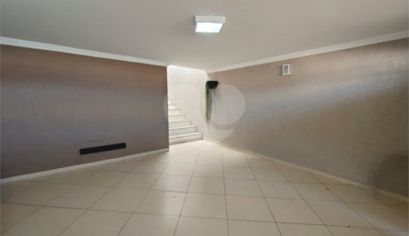 Sobrado à venda ou para alugar com 3 quartos, sendo 1 suíte, em Jardim Itália, Itapetininga, SP