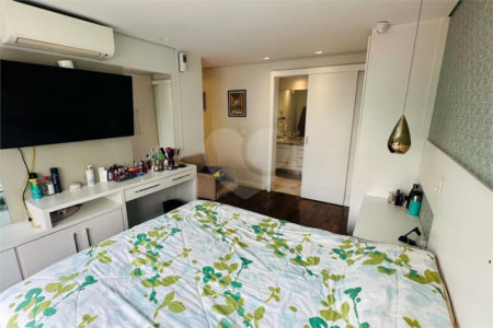 Apartamento à venda com 3 suítes em Vila Mariana, São Paulo, SP