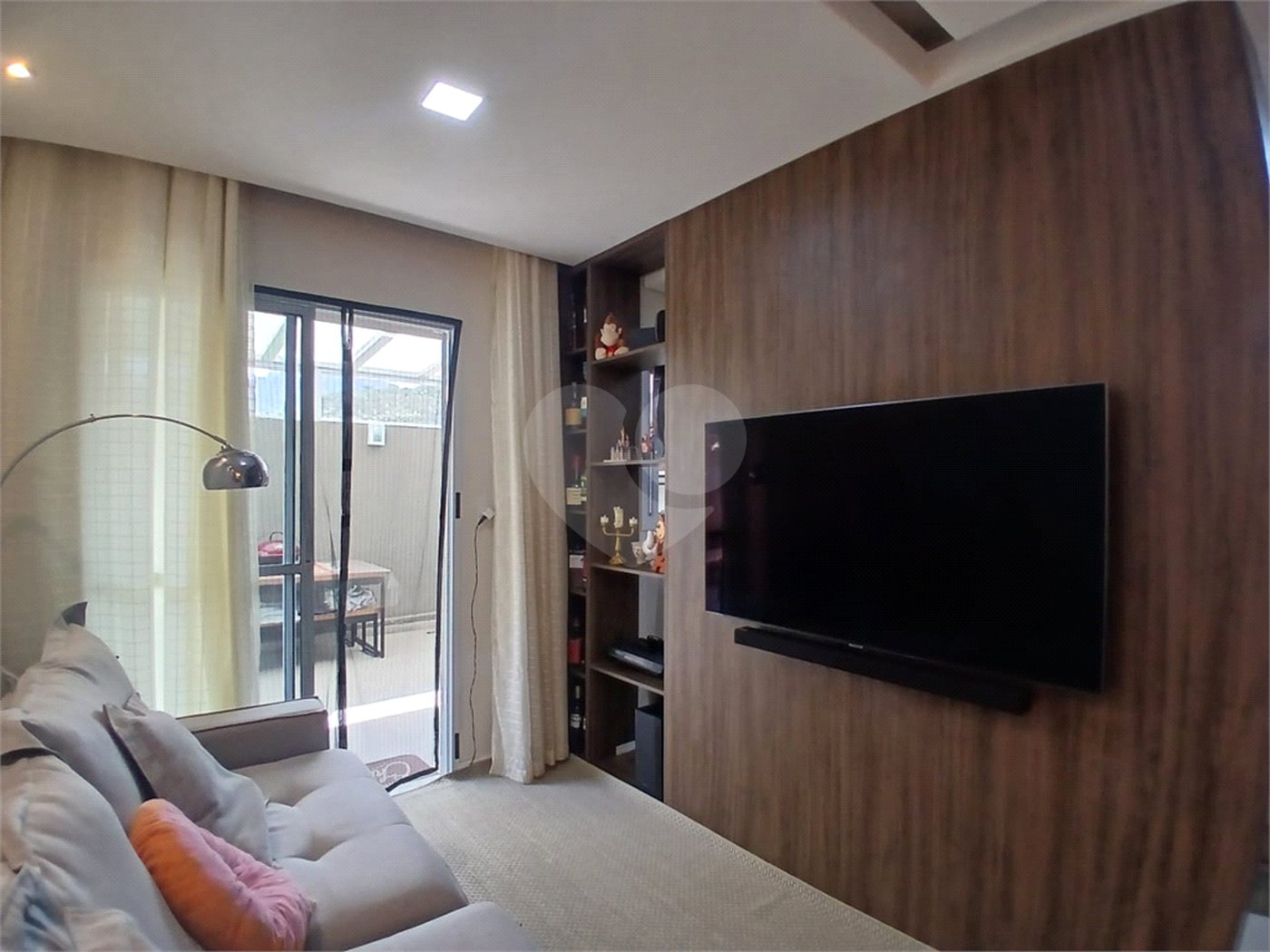 Apartamento à venda com 2 quartos, sendo 1 suíte,  em Bairro do Cambará, São Roque, SP