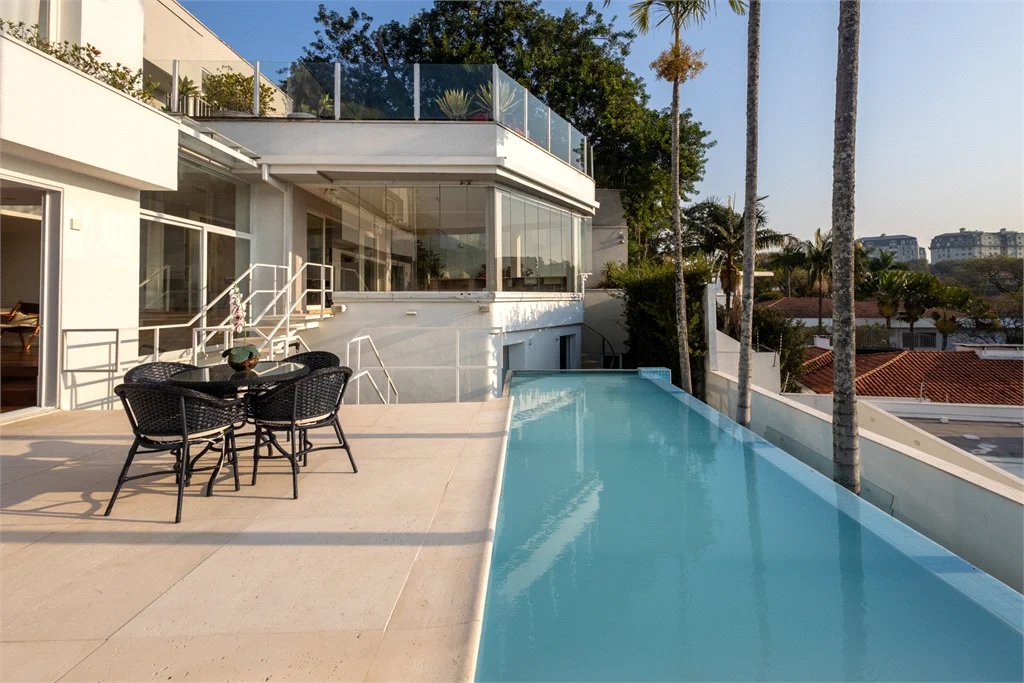 Casa à venda com 4 suítes em Jardim Guedala, São Paulo, SP