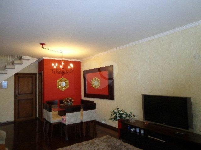 Sobrado à venda com 4 quartos, sendo 1 suíte,  em Jardim Floresta, São Paulo, SP