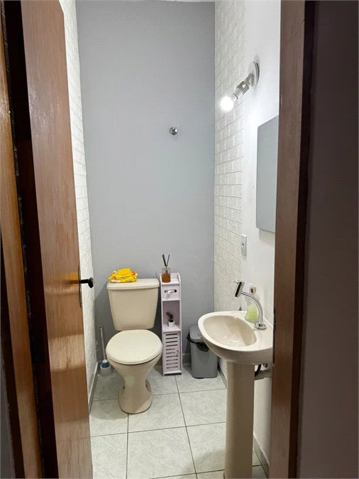 Sobrado à venda com 3 quartos, sendo 1 suíte,  em Parque Ipê, São Paulo, SP