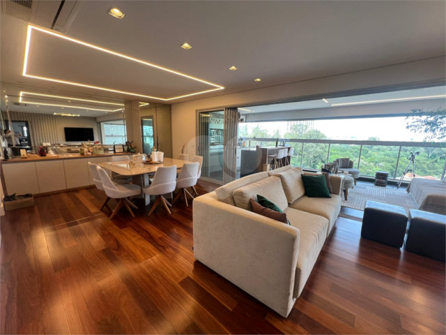 Apartamento à venda com 3 suítes em Jardim Marajoara, São Paulo, SP