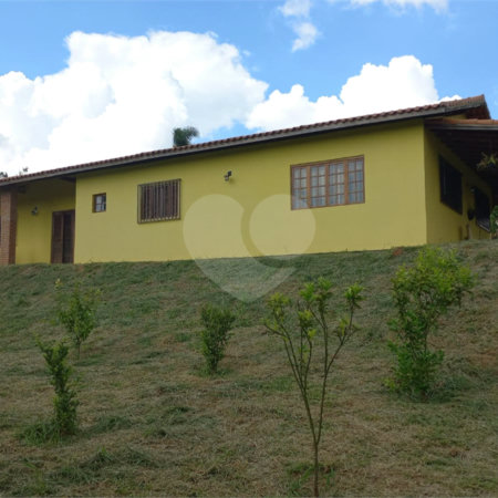 Chácara à venda com 4 quartos, sendo 1 suíte,  em Loteamento Quinta da Mata, Ibiúna, SP