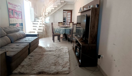 Sobrado à venda com 3 suítes em Vila Nivi, São Paulo, SP