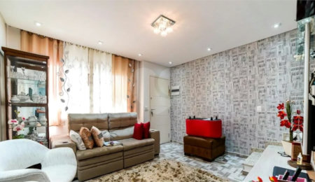 Casa à venda com 2 suítes no condomínio Lauro Korte, São Paulo - SP