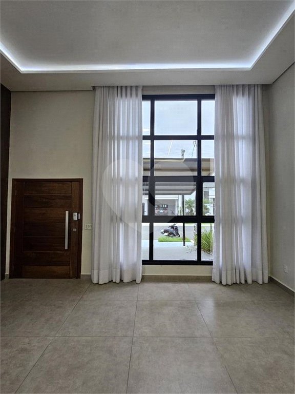Casa à venda com 3 quartos, sendo 1 suíte, no condomínio Mantova, Indaiatuba - SP