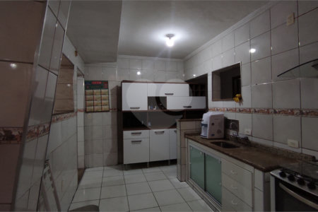 Sobrado à venda ou para alugar com 5 quartos, sendo 1 suíte, em Vila Parque Jabaquara, São Paulo, SP