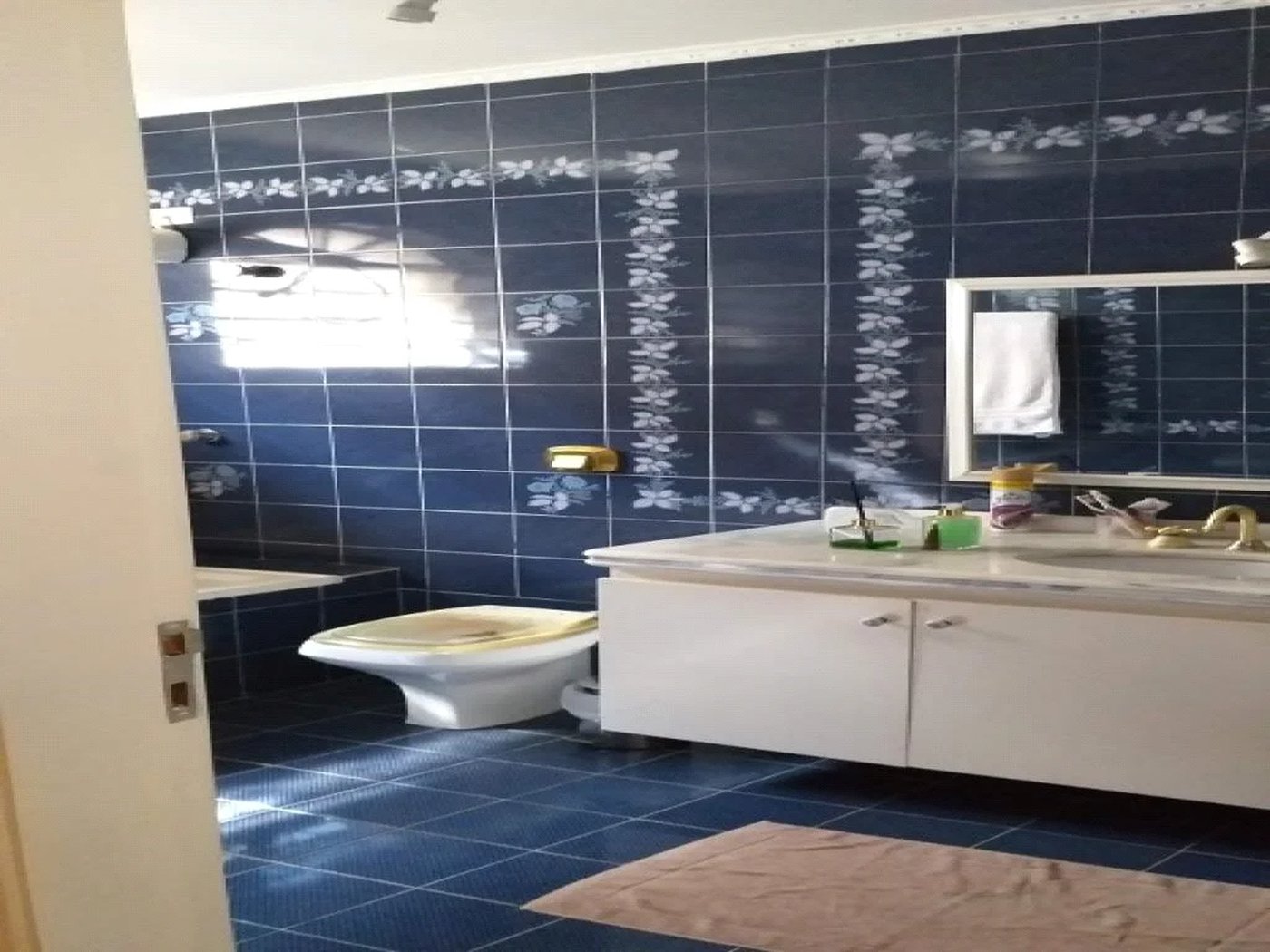 Casa à venda com 4 quartos, sendo 3 suítes, em Jardim Bonfiglioli, São Paulo, SP