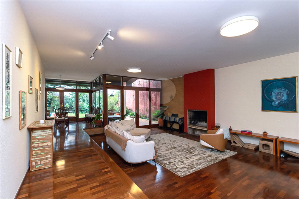 Casa Térrea à venda com 3 quartos, sendo 1 suíte,  em Alto da Boa Vista, São Paulo, SP