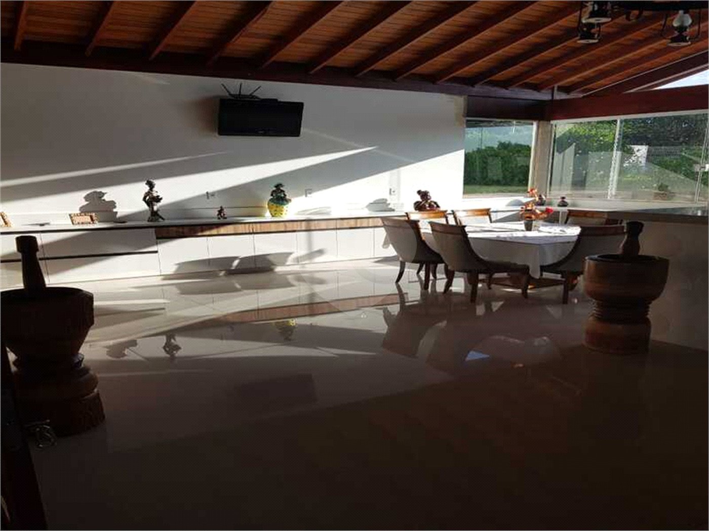 Casa à venda com 5 quartos, sendo 3 suítes, no condomínio Residencial Vale das Laranjeiras, Indaiatuba - SP