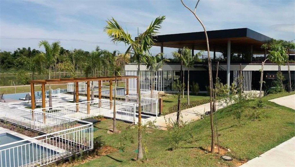 Casa à venda com 5 suítes no condomínio Residencial Entreverdes, Campinas - SP