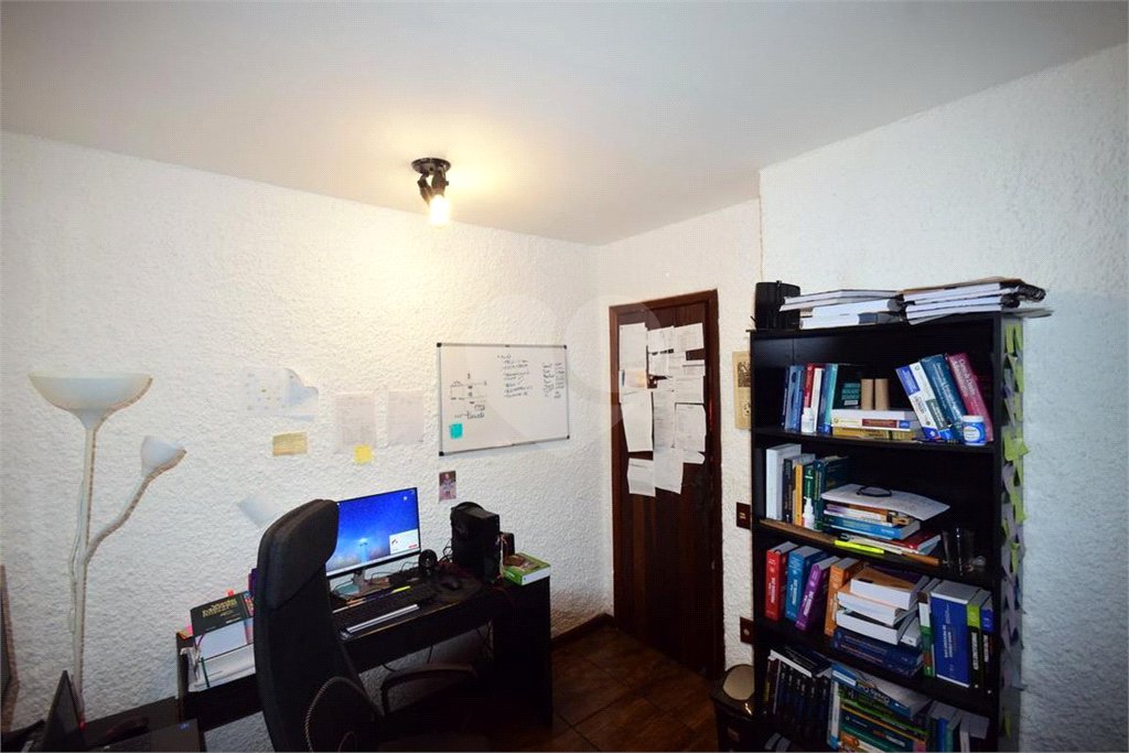 Casa à venda com 5 quartos, sendo 1 suíte, no condomínio Vivendas, Rio de Janeiro - RJ