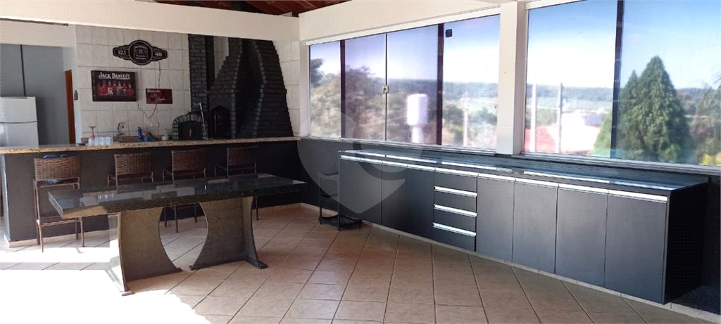 Casa à venda com 8 quartos, sendo 3 suítes,  no condomínio Terras de Santa Rosa, Salto - SP
