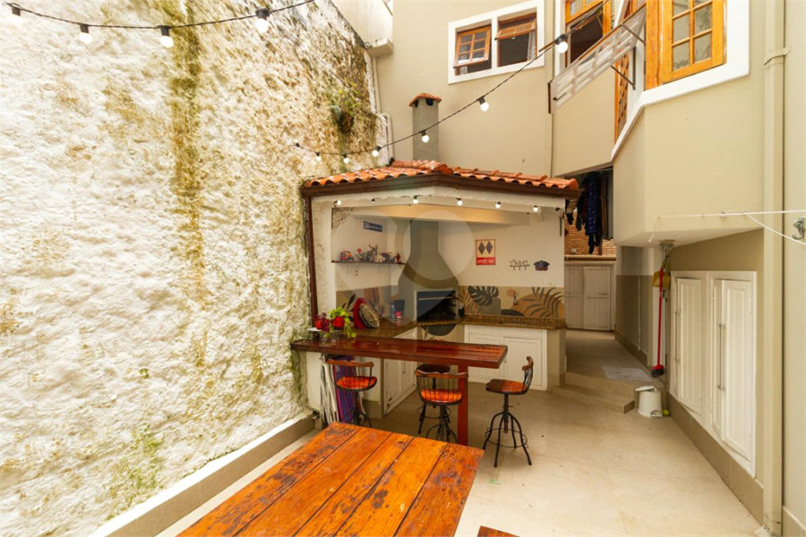 Casa à venda com 4 quartos, sendo 2 suítes, no condomínio Da Serra, São Paulo - SP