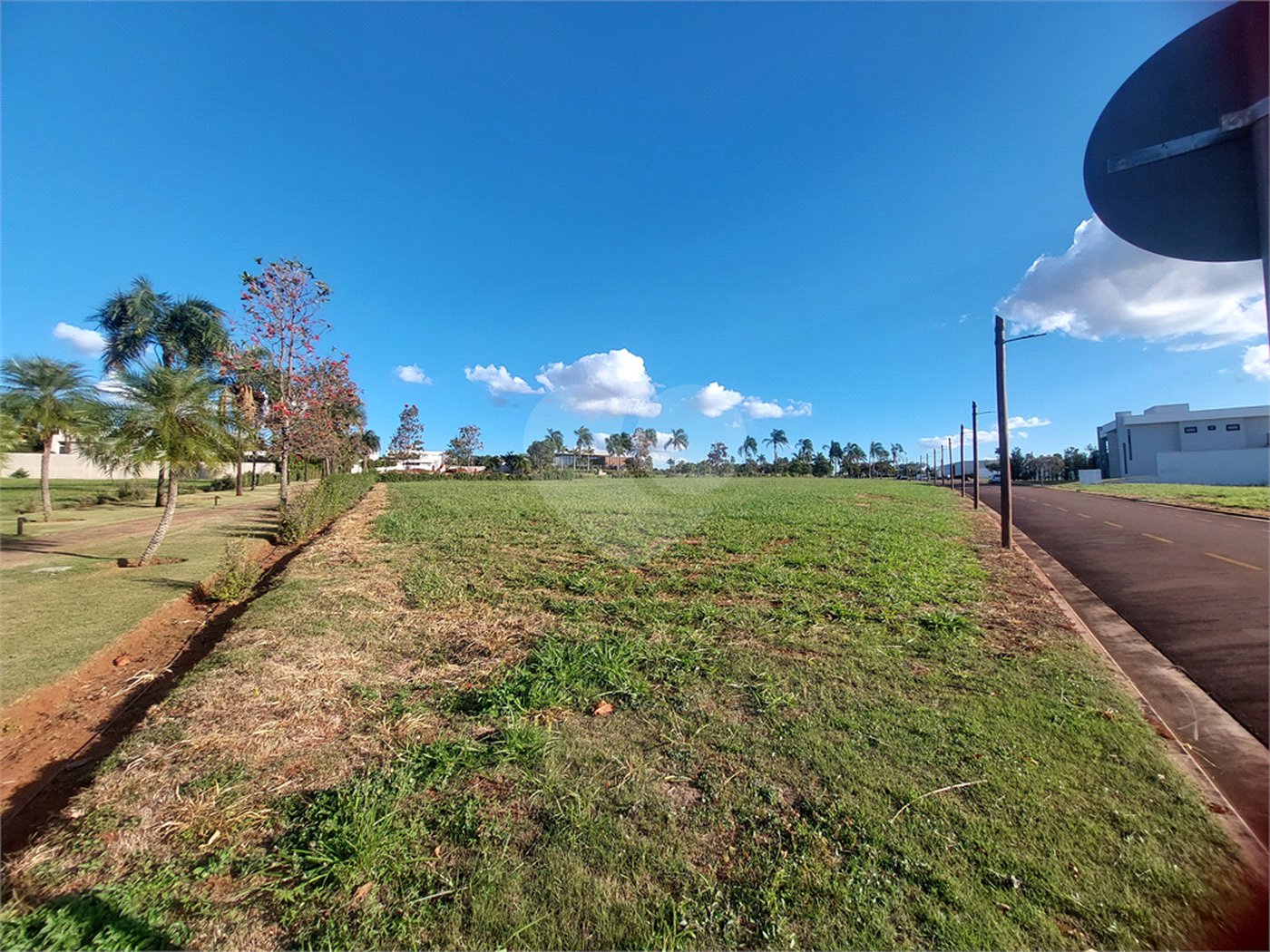 1008m² de frente pro campo de golf