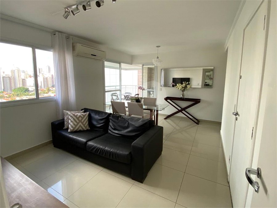 Apartamento à venda com 3 quartos, sendo 1 suíte, em Vila Olímpia, São Paulo, SP