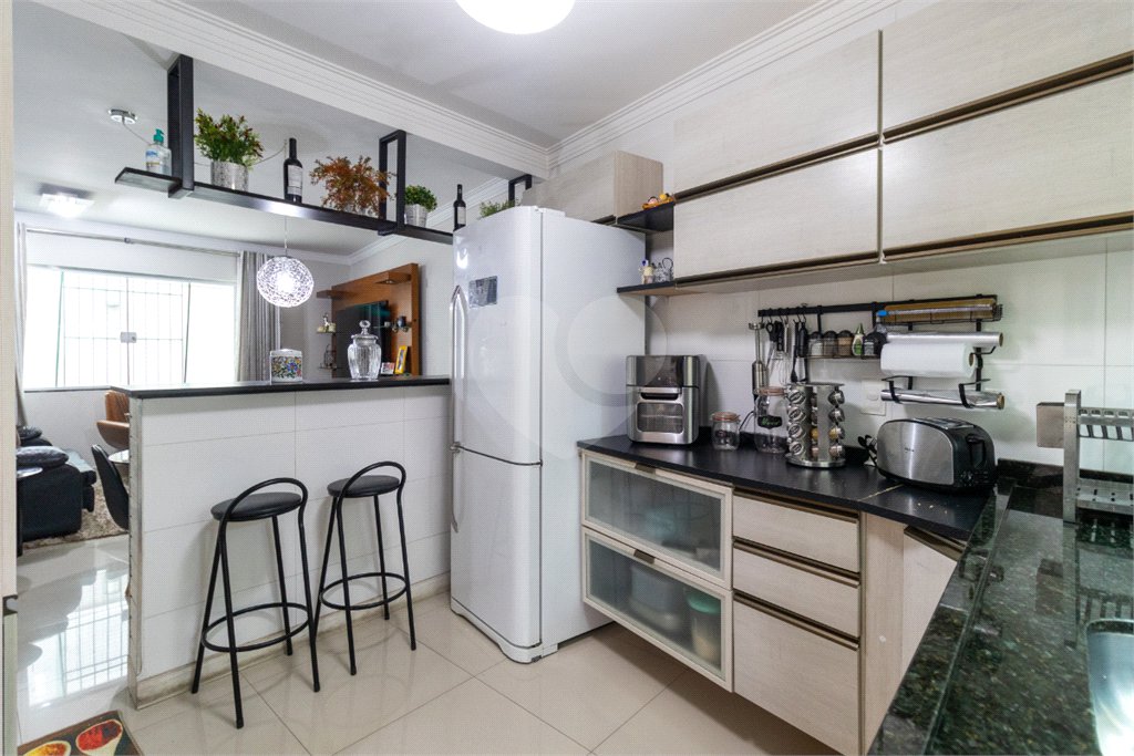 Casa à venda com 3 quartos, sendo 1 suíte, no condomínio Orquideas, São Paulo - SP