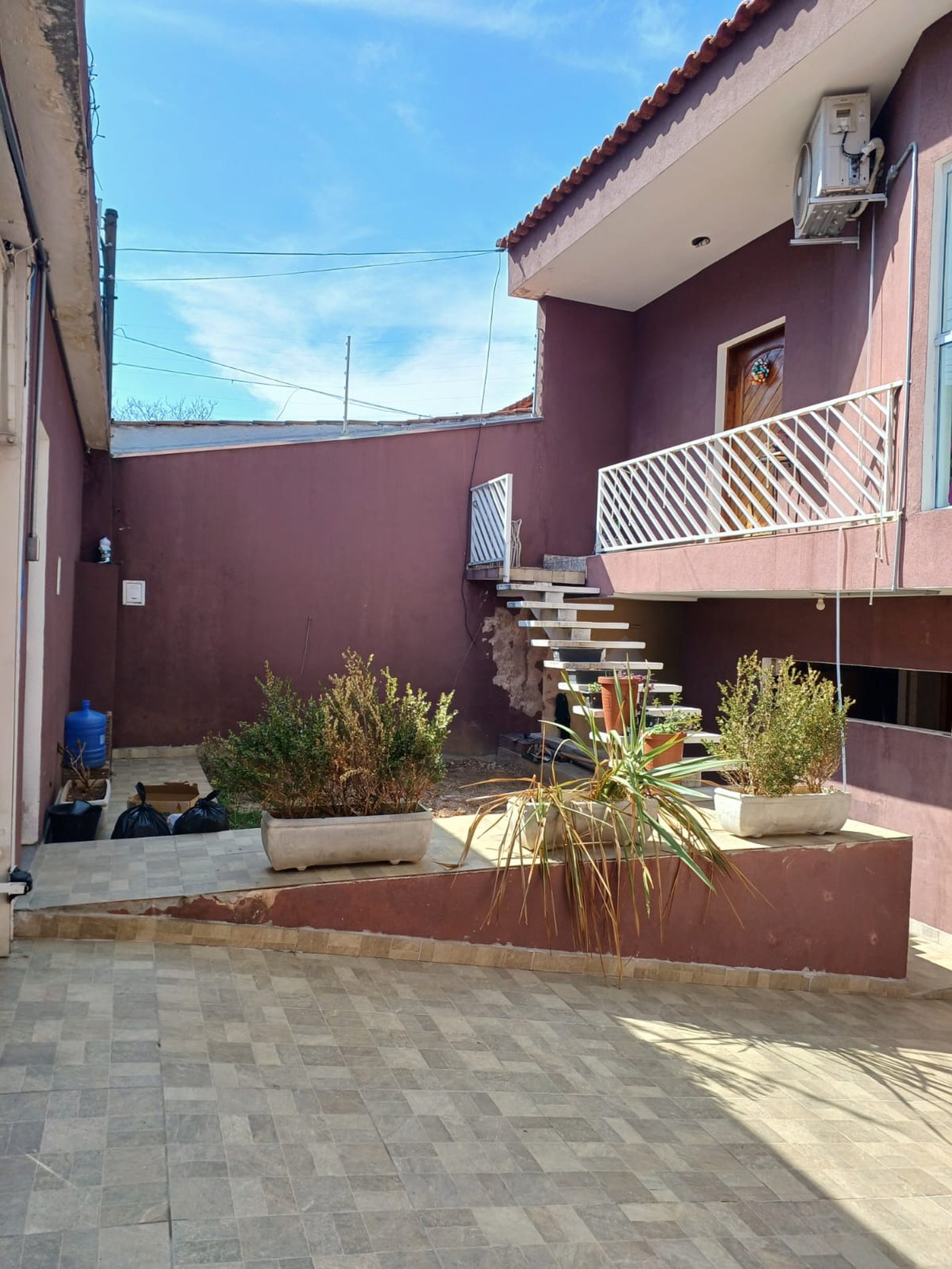 Casa à venda com 3 quartos, sendo 1 suíte, em Jardim Rosana, Guarulhos, SP