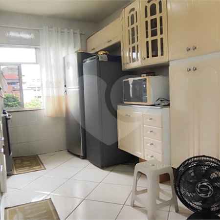 Casa à venda com 5 quartos, sendo 3 suítes, no condomínio Village Texeira Campos, Rio de Janeiro - RJ
