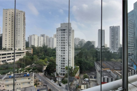 Apartamento à venda com 3 suítes em Jardim Londrina, São Paulo, SP
