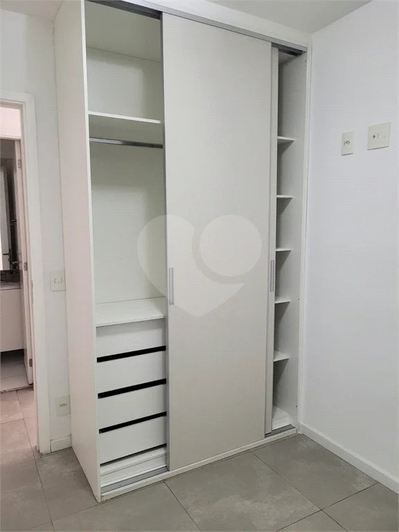 Apartamento à venda no Bom Retiro com 2 dormitórios
