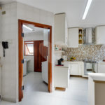 Casa à venda com 3 quartos, sendo 2 suítes, no condomínio Granja do Morumbi, São Paulo - SP